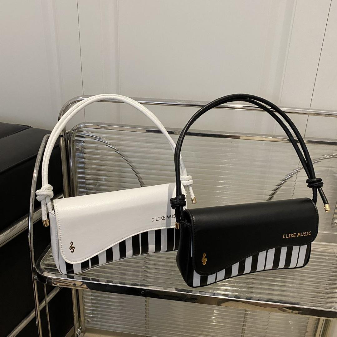 The piano shoulder bag